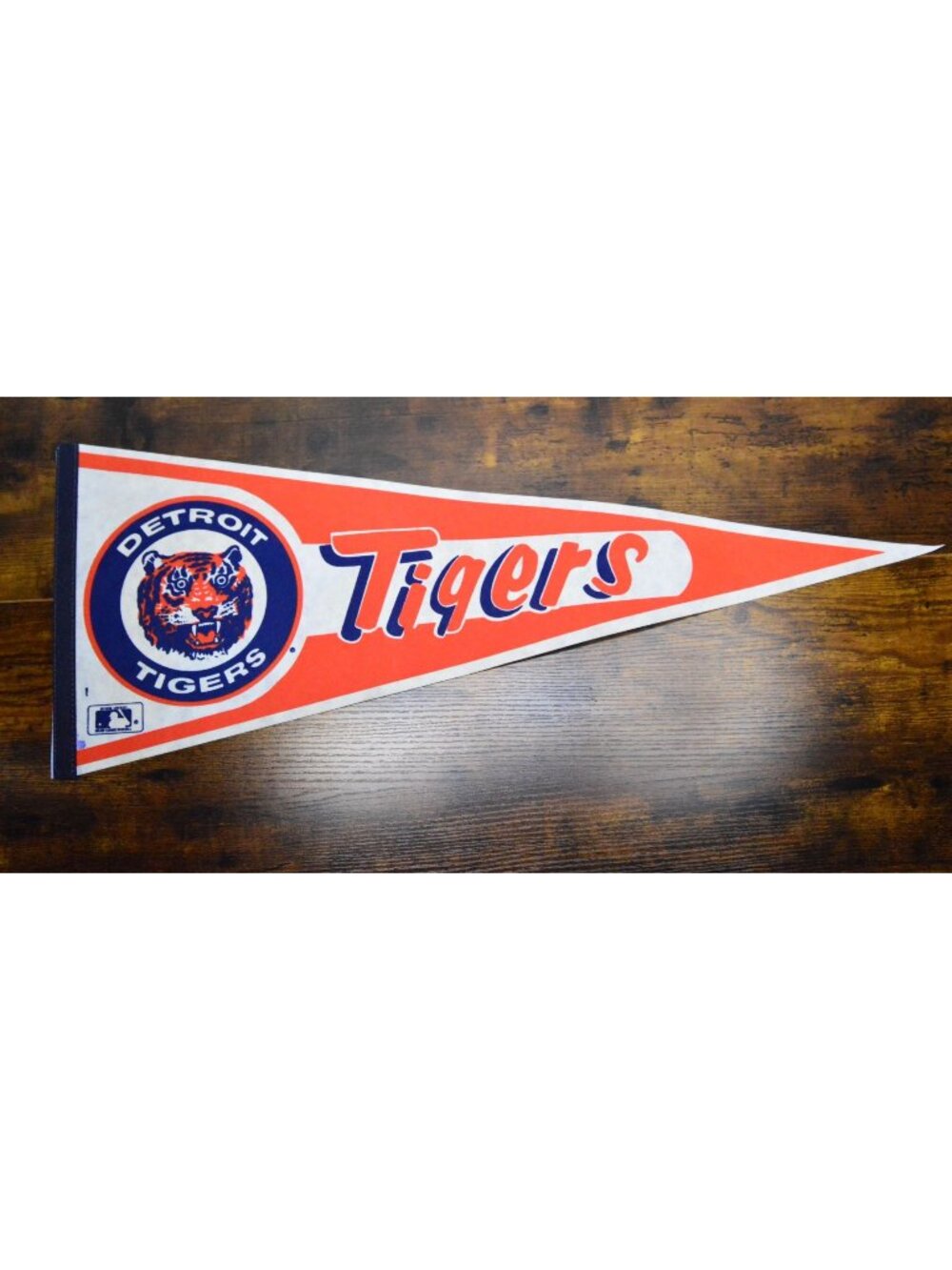 Vintage MLB Detroit Tigers pennant baseball collectible 30 inches